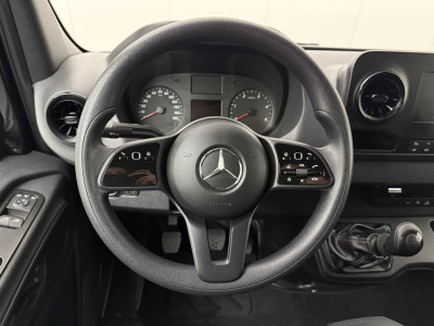 Mercedes-Benz Sprinter 315CDi L3H2 Maxi Black Edition | Navigatie | Camera | Multimedia | Airco | 3-Zits | Betimmering foto 15