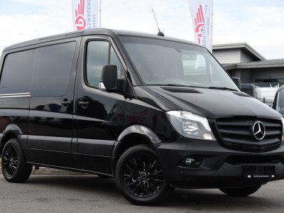 Mercedes-Benz Sprinter 316 2.2 CDI L1H1 Black Edition Camera, Cruise, 2800kg trekhaak, 164pk, Geveerde Stoel, Multimedia, 3 Zits, Uniek! 4