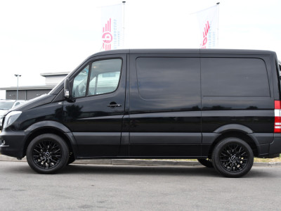 Mercedes-Benz Sprinter 316 2.2 CDI L1H1 Black Edition Camera, Cruise, 2800kg trekhaak, 164pk, Geveerde Stoel, Multimedia, 3 Zits, Uniek! 9