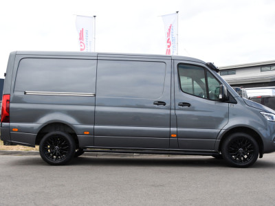 Mercedes-Benz Sprinter 316 2.2 CDI L2H1 PB Edition Camera, Cruise, Carplay, LED, 3500kg Trekhaak, 10,5 Mbux, Stoelverwarming, Sensoren, Uniek! 10