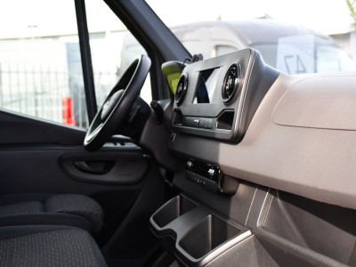 Mercedes-Benz Sprinter 316 2.2 CDI L2H2 PB Edition Camera, Cruise, Carplay, Trekhaak, Geveerde stoel, Multimedia, 164pk, Automaat, Uniek! foto 19