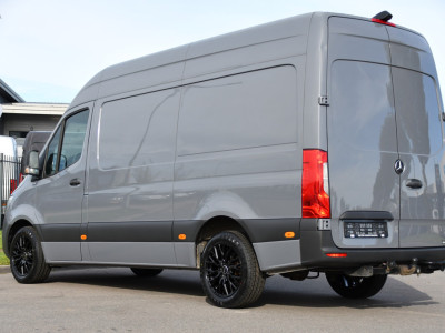 Mercedes-Benz Sprinter 316 2.2 CDI L2H2 PB Edition Camera, Cruise, Carplay, Trekhaak, Geveerde stoel, Multimedia, 164pk, Automaat, Uniek! foto 3