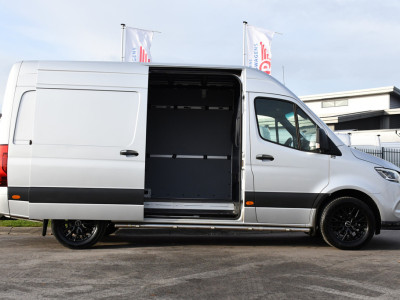 Mercedes-Benz Sprinter 316 2.2 CDI L2H2 PB Edition Full Options! 360 Camera, Cruise, LED, Carplay, 10,5 Mbux, Stoelverwarming, NAVI, Automaat, Uniek! foto 12