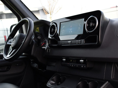 Mercedes-Benz Sprinter 316 2.2 CDI L2H2 PB Edition Full Options! 360 Camera, Cruise, LED, Carplay, 10,5 Mbux, Stoelverwarming, NAVI, Automaat, Uniek! foto 14