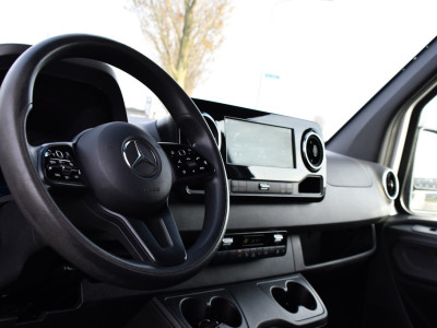 Mercedes-Benz Sprinter 316 2.2 CDI L2H2 PB Edition Full Options! 360 Camera, Cruise, LED, Carplay, 10,5 Mbux, Stoelverwarming, NAVI, Automaat, Uniek! foto 2
