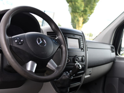 Mercedes-Benz Sprinter 316 2.2 L2H2 Black Edition Euro 6, 3500kg Trekhaak, 2 x Schuifdeur, Camera, Cruise, 164pk, Multimedia, Uniek! foto 2