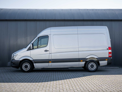 Mercedes-Benz Sprinter 316 CDI 160PK L2H2 | Automaat | 3.5T Trekgewicht | 3-Zits | Camera | Cruise | Stoelverw. | Navi foto 5
