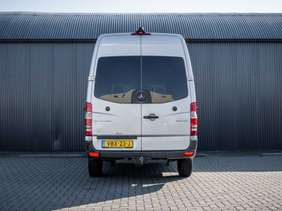 Mercedes-Benz Sprinter 316 CDI 160PK L2H2 | Automaat | 3.5T Trekgewicht | 3-Zits | Camera | Cruise | Stoelverw. | Navi foto 8