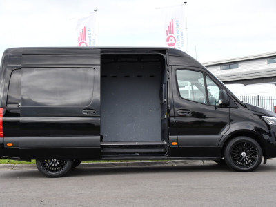 Mercedes-Benz Sprinter 316 RWD 2.2 CDI L2H2 Black Edition Adaptieve Cruise, 360 Camera, Carplay, LED, Stoelverwarming, Trekhaak, Sensoren, Automaat, Uniek! foto 10
