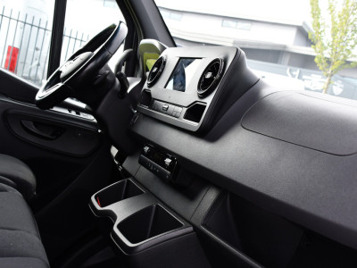 Mercedes-Benz Sprinter 316 RWD 2.2 CDI L2H2 Black Edition Adaptieve Cruise, 360 Camera, Carplay, LED, Stoelverwarming, Trekhaak, Sensoren, Automaat, Uniek! foto 12