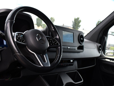 Mercedes-Benz Sprinter 316 RWD 2.2 CDI L2H2 Black Edition Adaptieve Cruise, 360 Camera, Carplay, LED, Stoelverwarming, Trekhaak, Sensoren, Automaat, Uniek! foto 2