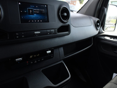 Mercedes-Benz Sprinter 316 RWD 2.2 CDI L2H2 Black Edition Adaptieve Cruise, 360 Camera, Carplay, LED, Stoelverwarming, Trekhaak, Sensoren, Automaat, Uniek! foto 21