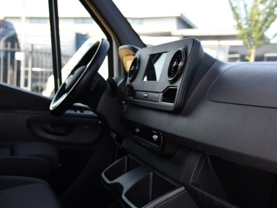 Mercedes-Benz Sprinter 317 1.9 CDI L2H1 AMG Edition Camera, Cruise, Carplay, Stoelverwarming, Clima, Geveerde Stoel, Automaat, Multimedia, Uniek! foto 19