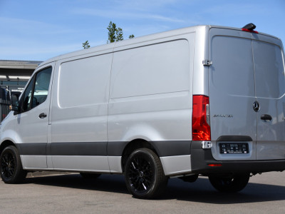 Mercedes-Benz Sprinter 317 1.9 CDI L2H1 AMG Edition Camera, Cruise, Carplay, Stoelverwarming, Clima, Geveerde Stoel, Automaat, Multimedia, Uniek! foto 3