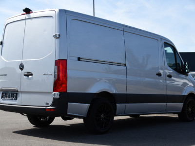 Mercedes-Benz Sprinter 317 1.9 CDI L2H1 AMG Edition Camera, Cruise, Carplay, Stoelverwarming, Clima, Geveerde Stoel, Automaat, Multimedia, Uniek! foto 6