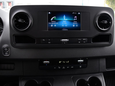 Mercedes-Benz Sprinter 317 1.9 CDI L2H1 RWD Black Edition Camera, Cruise, Carplay, 170pk, Automaat, LED, Multimedia,  Stoelverwarming, UNIEK foto 17