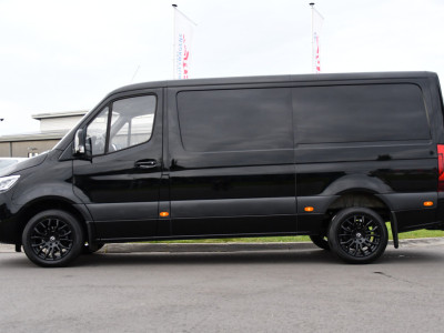Mercedes-Benz Sprinter 317 1.9 CDI L2H1 RWD Black Edition Camera, Cruise, Carplay, 170pk, Automaat, LED, Multimedia,  Stoelverwarming, UNIEK foto 6