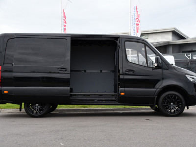 Mercedes-Benz Sprinter 317 1.9 CDI L2H1 RWD Black Edition Camera, Cruise, Carplay, 170pk, Automaat, LED, Multimedia,  Stoelverwarming, UNIEK foto 8