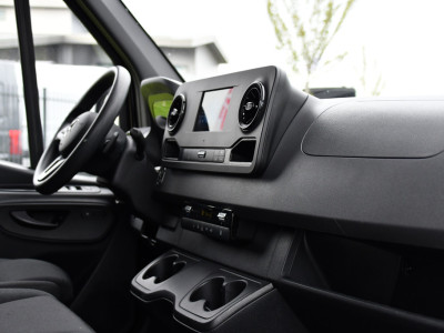 Mercedes-Benz Sprinter 317 1.9 CDI L2H1 RWD Black Edition Camera, Cruise, Carplay, 170pk, Automaat, LED, Multimedia,  Stoelverwarming, UNIEK foto 9