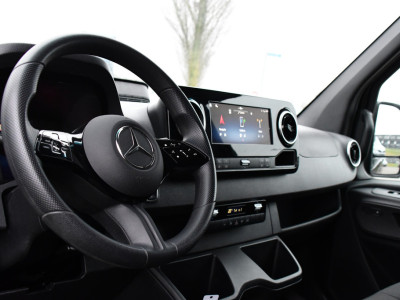 Mercedes-Benz Sprinter 317 1.9 CDI L2H2 RWD AMG Black Edition FACELIFT! Camera, Cruise, Carplay, LED, Multimedia, 170pk, NAVI, Automaat, Uniek! foto 12