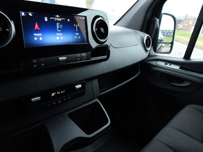 Mercedes-Benz Sprinter 317 1.9 CDI L2H2 RWD AMG Black Edition FACELIFT! Camera, Cruise, Carplay, LED, Multimedia, 170pk, NAVI, Automaat, Uniek! foto 18