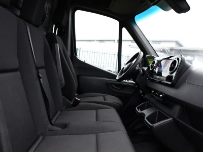 Mercedes-Benz Sprinter 317 1.9 CDI L2H2 RWD AMG Black Edition FACELIFT! Camera, Cruise, Carplay, LED, Multimedia, 170pk, NAVI, Automaat, Uniek! foto 19