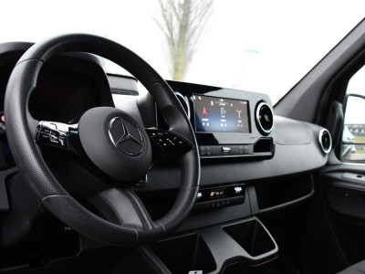 Mercedes-Benz Sprinter 317 1.9 CDI L2H2 RWD AMG Black Edition FACELIFT! Camera, Cruise, Carplay, LED, Multimedia, 170pk, NAVI, Automaat, Uniek! foto 2