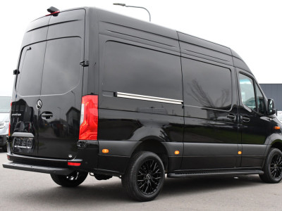 Mercedes-Benz Sprinter 317 1.9 CDI L2H2 RWD AMG Black Edition FACELIFT! Camera, Cruise, Carplay, LED, Multimedia, 170pk, NAVI, Automaat, Uniek! foto 6