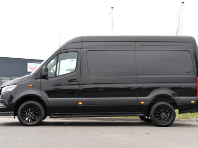 Mercedes-Benz Sprinter 317 1.9 CDI L2H2 RWD AMG Black Edition FACELIFT! Camera, Cruise, Carplay, LED, Multimedia, 170pk, NAVI, Automaat, Uniek! foto 9