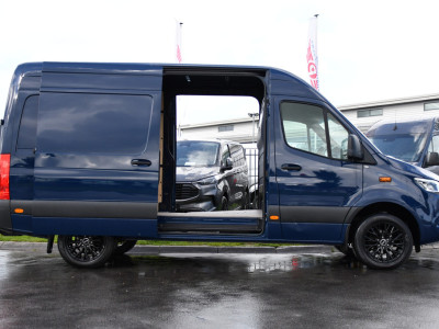 Mercedes-Benz Sprinter 317 1.9 CDI L2H2 RWD AMG Edition Adaptieve Cruise, 360 Camera, Carplay, 2 x Schuifdeur, LED, Automaat, 170pk 3500kg Trekhaak, Uniek! foto 11