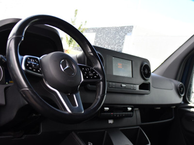 Mercedes-Benz Sprinter 317 1.9 CDI L2H2 RWD AMG Edition Adaptieve Cruise, 360 Camera, Carplay, 2 x Schuifdeur, LED, Automaat, 170pk 3500kg Trekhaak, Uniek! foto 2