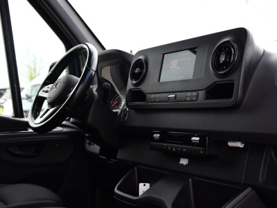 Mercedes-Benz Sprinter 317 1.9 CDI L2H2 RWD AMG Edition Adaptieve Cruise, 360 Camera, Carplay, 2 x Schuifdeur, LED, Automaat, 170pk 3500kg Trekhaak, Uniek! foto 20