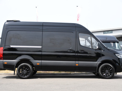 Mercedes-Benz Sprinter 317 1.9 CDI L2H2 RWD Black Edition Camera, Cruise, Carplay, LED, 170pk, Automaat, Stoelverwarming, Standkachel, Mbux, Leder, Uniek! 10
