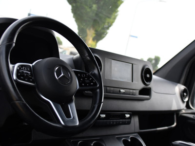 Mercedes-Benz Sprinter 317 1.9 CDI L2H2 RWD Black Edition Camera, Cruise, Carplay, LED, 170pk, Automaat, Stoelverwarming, Standkachel, Mbux, Leder, Uniek! 12