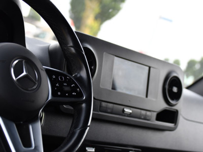 Mercedes-Benz Sprinter 317 1.9 CDI L2H2 RWD Black Edition Camera, Cruise, Carplay, LED, 170pk, Automaat, Stoelverwarming, Standkachel, Mbux, Leder, Uniek! 13