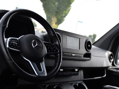 Mercedes-Benz Sprinter 317 1.9 CDI L2H2 RWD Black Edition Camera, Cruise, Carplay, LED, 170pk, Automaat, Stoelverwarming, Standkachel, Mbux, Leder, Uniek! 2