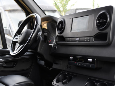 Mercedes-Benz Sprinter 317 1.9 CDI L2H2 RWD Black Edition Camera, Cruise, Carplay, LED, 170pk, Automaat, Stoelverwarming, Standkachel, Mbux, Leder, Uniek! 20