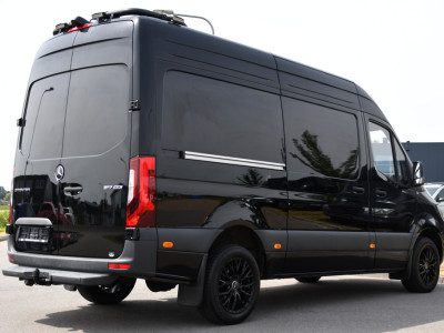 Mercedes-Benz Sprinter 317 1.9 CDI L2H2 RWD Black Edition Camera, Cruise, Carplay, LED, 170pk, Automaat, Stoelverwarming, Standkachel, Mbux, Leder, Uniek! 6