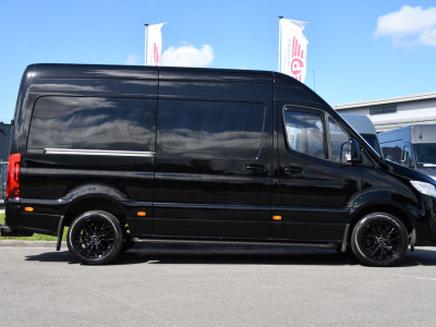 Mercedes-Benz Sprinter 317 1.9 CDI L2H2 RWD Black Edition Camera, Cruise, Carplay, LED, Automaat, Mbux, 170pk, Trekhaak, Uniek! foto 10