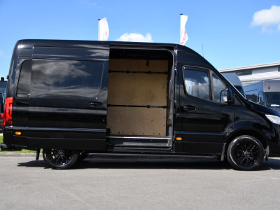 Mercedes-Benz Sprinter 317 1.9 CDI L2H2 RWD Black Edition Camera, Cruise, Carplay, LED, Automaat, Mbux, 170pk, Trekhaak, Uniek! foto 11