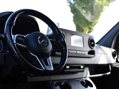 Mercedes-Benz Sprinter 317 1.9 CDI L2H2 RWD Black Edition Camera, Cruise, Carplay, LED, Automaat, Mbux, 170pk, Trekhaak, Uniek! foto 12