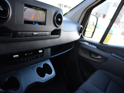 Mercedes-Benz Sprinter 317 1.9 CDI L2H2 RWD Black Edition Camera, Cruise, Carplay, LED, Automaat, Mbux, 170pk, Trekhaak, Uniek! foto 21