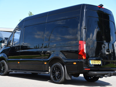 Mercedes-Benz Sprinter 317 1.9 CDI L2H2 RWD Black Edition Camera, Cruise, Carplay, LED, Automaat, Mbux, 170pk, Trekhaak, Uniek! foto 3