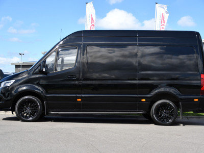 Mercedes-Benz Sprinter 317 1.9 CDI L2H2 RWD Black Edition Camera, Cruise, Carplay, LED, Automaat, Mbux, 170pk, Trekhaak, Uniek! foto 9