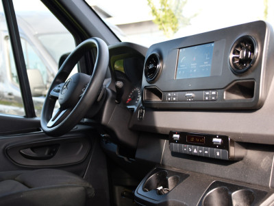 Mercedes-Benz Sprinter 317 1.9 CDI L2H2 RWD DC PB Edition Camera Cruise, Carplay, LED, 3500kg Trekhaak, Geveerde stoel, Standkachel, Automaat, 170pk, Uniek! foto 20