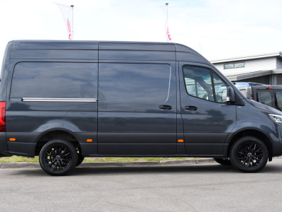 Mercedes-Benz Sprinter 317 1.9 CDI L2H2 RWD PB Edition Camera, Cruise, Carplay, 3500kg Trekhaak, LED, 170pk, 10,5 Mbux, Geveerde stoel, Multimedia, Uniek! foto 10