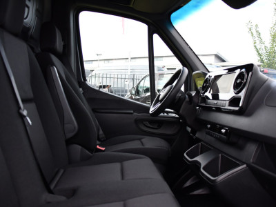 Mercedes-Benz Sprinter 317 1.9 CDI L2H2 RWD PB Edition Camera, Cruise, Carplay, 3500kg Trekhaak, LED, 170pk, 10,5 Mbux, Geveerde stoel, Multimedia, Uniek! foto 20