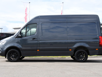 Mercedes-Benz Sprinter 317 1.9 CDI L2H2 RWD PB Edition Camera, Cruise, Carplay, 3500kg Trekhaak, LED, 170pk, 10,5 Mbux, Geveerde stoel, Multimedia, Uniek! foto 9