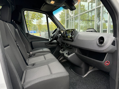 Mercedes-Benz Sprinter 317 1.9 CDI L3H2 RWD | Facelift | Stoelverw. | PDC | Camera | Navi | Carplay foto 12