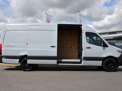 Mercedes-Benz Sprinter 317 1.9 CDI L3H2 RWD PB Edition NIEUW STAAT! Adaptieve Cruise, Camera, Carlay, LED, Standkachel, 170pk, Stoelverwarming, Dodehoek, Automaat, 3 Zitplaatsen, Uniek! foto 11